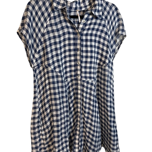 A Free People tunic top in size medium - Picture 2 of 7